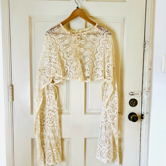 1970’s Festival Lace Cropped Overlay. - Picture 2 of 6